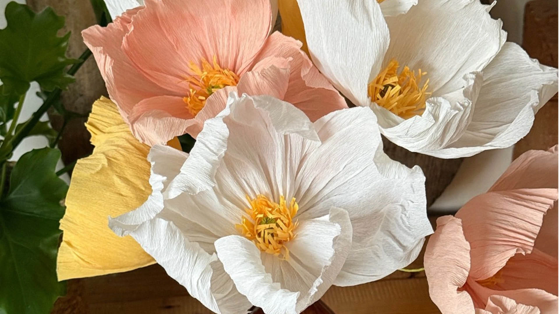 webb-workshopls4 Blommor gjorda av crepepapper